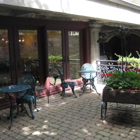 Auberge Bonsecours Montreal Exterior photo