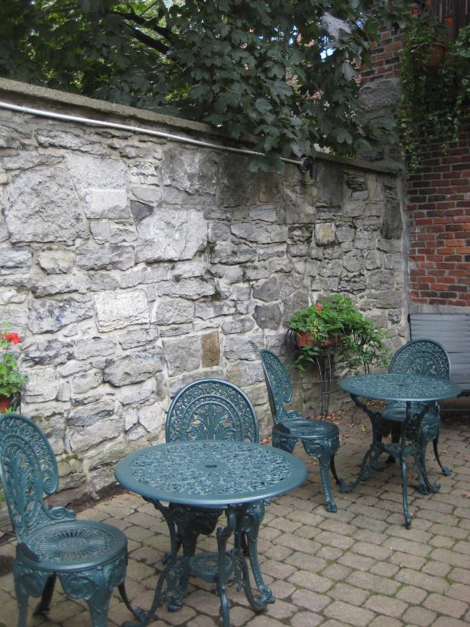 Auberge Bonsecours Montreal Exterior photo